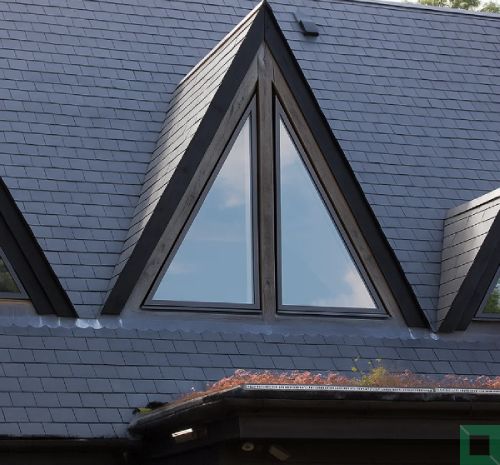 Dreiecksfenster im Giebel und Dachboden nach Maß kaufen